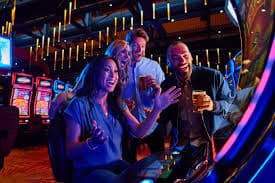 a80 ကာစီနို Live Baccarat Table တွင် Real Dealer နှင့် Myanmar ကစားသမားများ ကစားနေသောပုံ